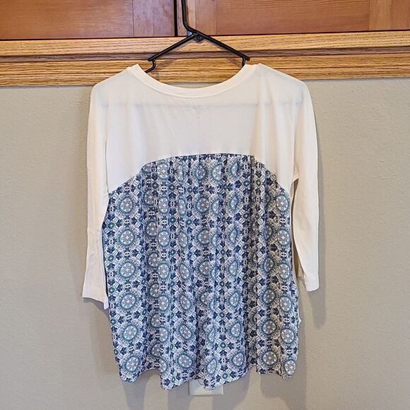 Loft womens 3/4 sleeve white and blue design flowy shirt size xs - Picture 3 of 4